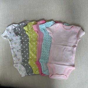 Carters Simple Joys Newborn Onesie 5 Pack (brand new)